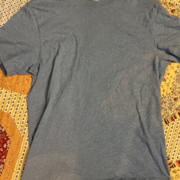 🔥Men’s Eddie Bauer size M blue tshirt - Picture 2 of 5